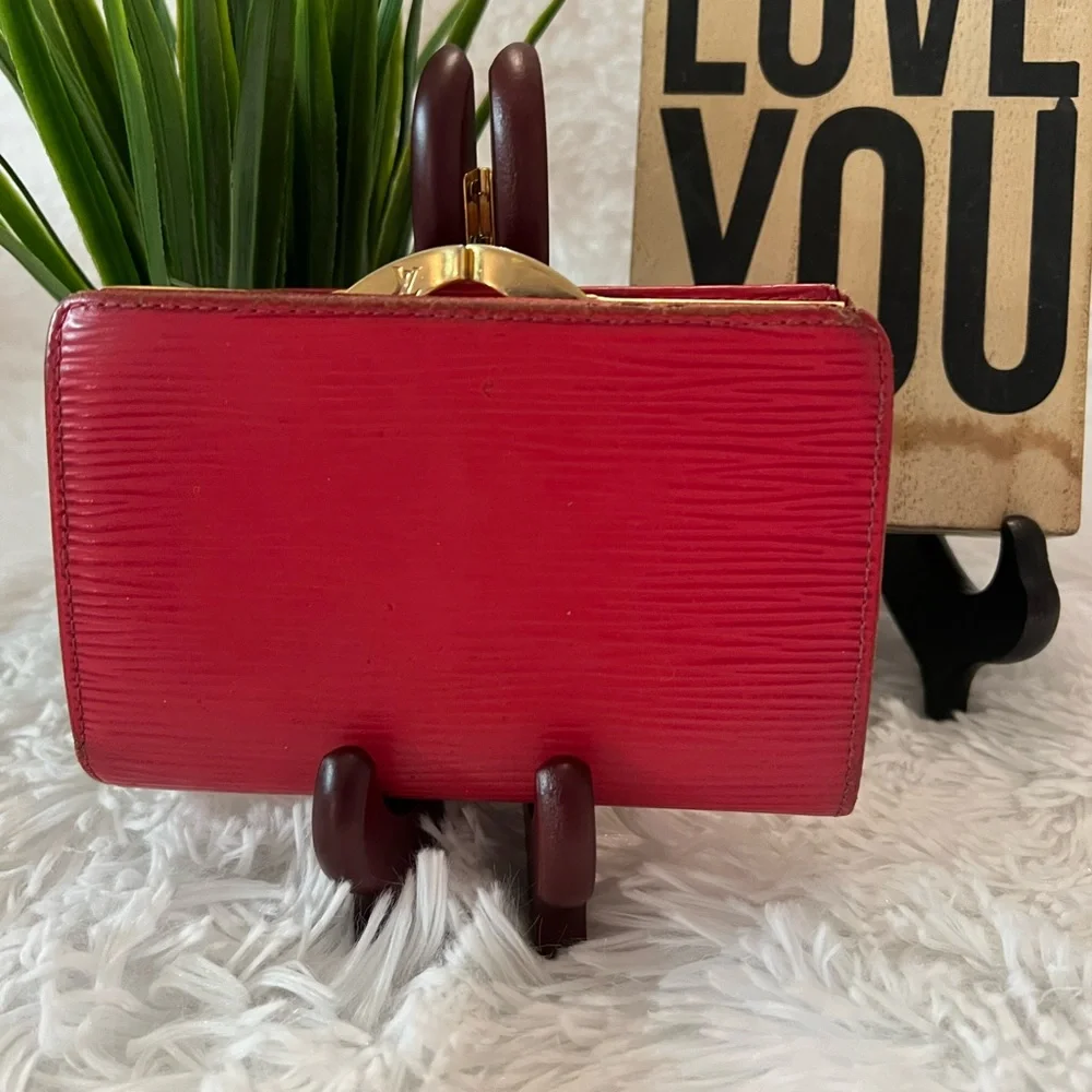 🎉HP🎉 Louis Vuitton Red Epi Porte Monnaie Billets Viennois Kiss Lock Wallet